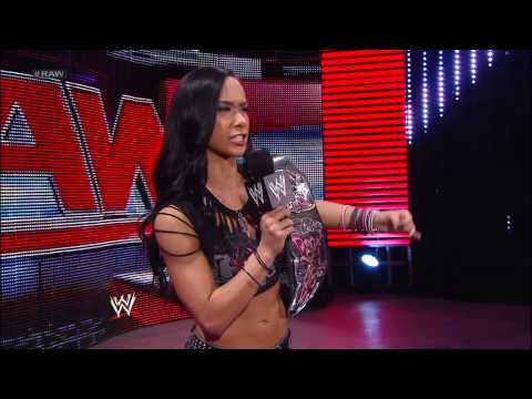 #PipeBombshell: AJ Lee blasts the stars of 'Total Divas': Raw, August 26, 2013
