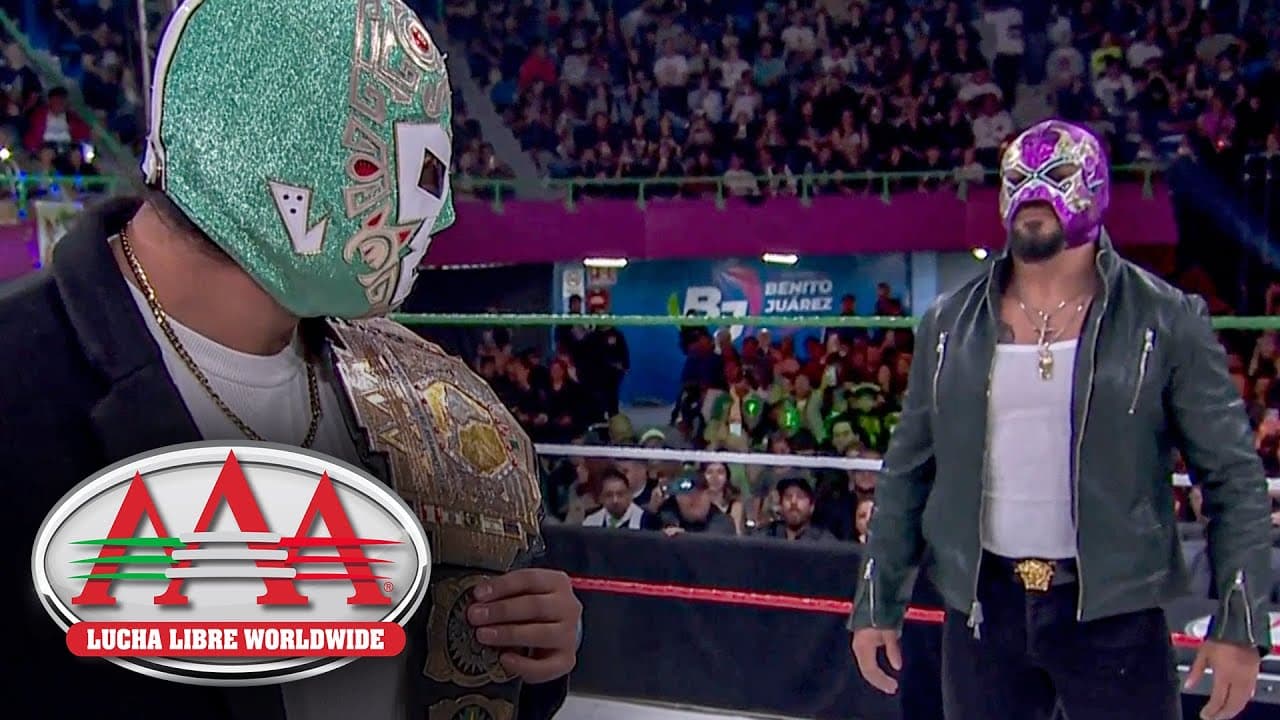 Santos Escobar dons a Fantasma mask and takes out Hijo de Dr. Wagner Jr.: Lucha Libre AAA