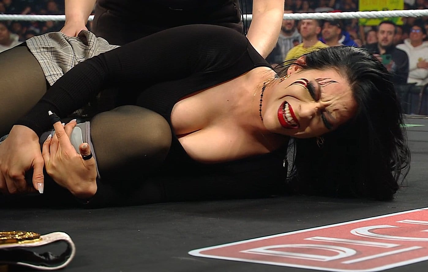 Stephanie Vaquer Raw Injury